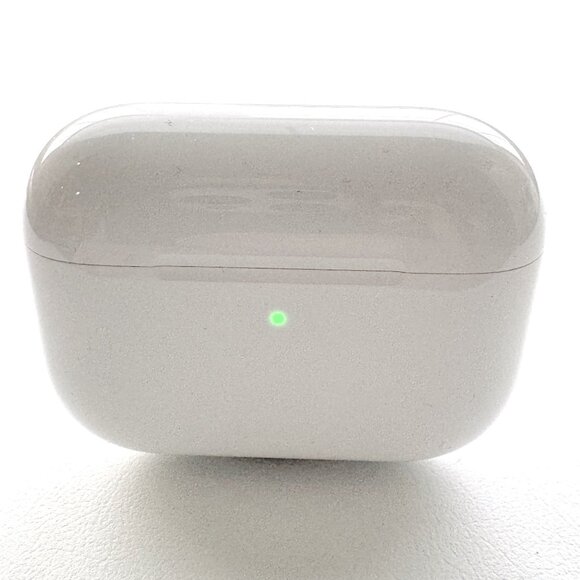 NWT (Open Box) Apple AirPods Pro 3 - Model A30632 + 2 cases, 4 Extra Ear Tips - Picture 2 of 16